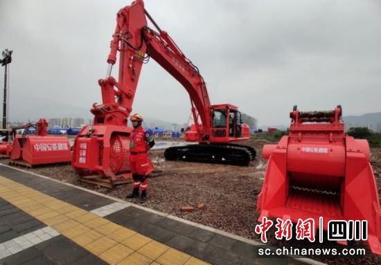  高精不瘸,尖装备争先亮相。刘羽 摄