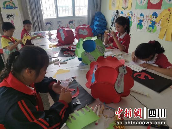 威远县镇西镇中心校乡村学校少年宫活动项目。威远县委宣传部供图