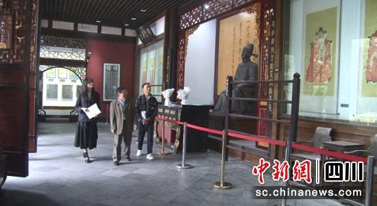 “相约桂湖说杨慎”文化对谈现场。(桂湖公园 供图) “相约桂湖说杨慎”文化对谈现场。(桂湖公园 供图)
