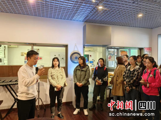 玉林东路社区参访。杨华 摄 玉林东路社区参访。杨华 摄