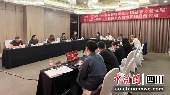 终评会现场。邓孝禹摄 终评会现场。邓孝禹摄