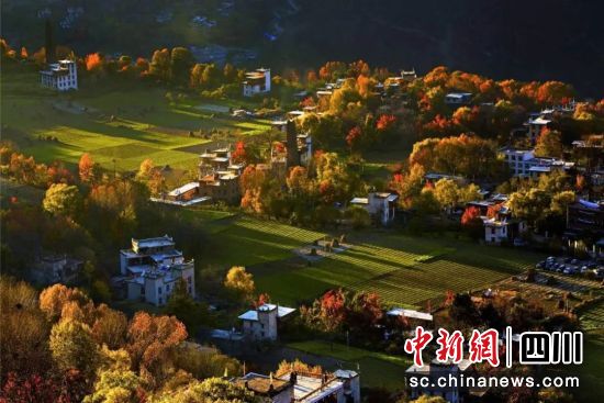 丹巴藏寨。四川省文化和旅游厅 供图 丹巴藏寨。四川省文化和旅游厅 供图