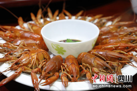 集美味与营养的珙县特色稻虾。竭召林 摄 集美味与营养的珙县特色稻虾。竭召林 摄