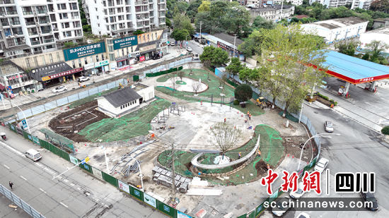 “口袋公园”建设现场。 绵竹市融媒体中心供图 “口袋公园”建设现场。 绵竹市融媒体中心供图