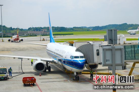 新航季南航在川执飞51条航线,通达国内34个航点城市。 图片由南航四川分公司提供 新航季南航在川执飞51条航线,通达国内34个航点城市。 图片由南航四川分公司提供