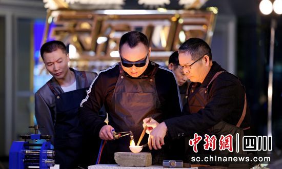 节目录制现场。《天府工匠》节目组供图 节目录制现场。《天府工匠》节目组供图