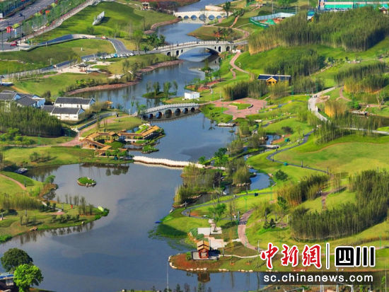 风景如画的竹文化生态公园。 曾朗 摄 风景如画的竹文化生态公园。 曾朗 摄