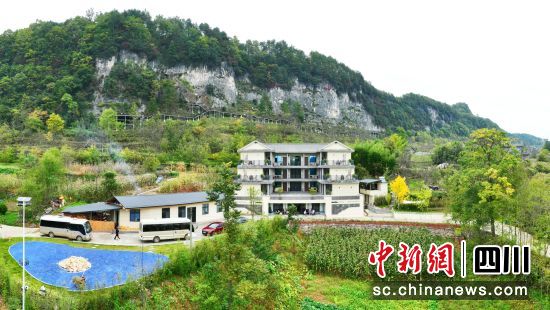 图为曾家山新建的民宿“竹林湾儿”。苗志勇 摄 图为曾家山新建的民宿“竹林湾儿”。苗志勇 摄