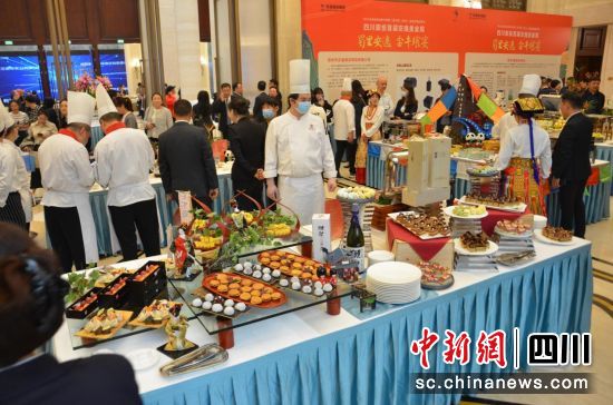 安逸美食周活动现场。(四川省旅投集团供图) 安逸美食周活动现场。(四川省旅投集团供图)