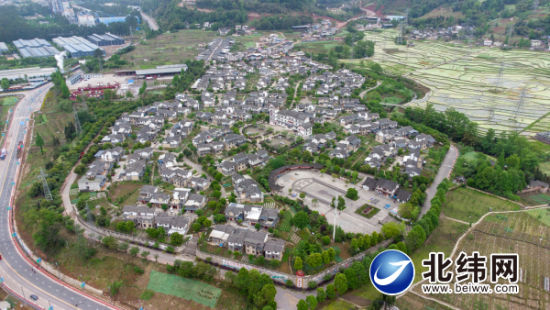 俯瞰天全县始阳镇凤翔社区 俯瞰天全县始阳镇凤翔社区
