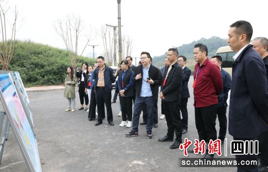 视察现场。贡井融媒 供图 视察现场。贡井融媒 供图