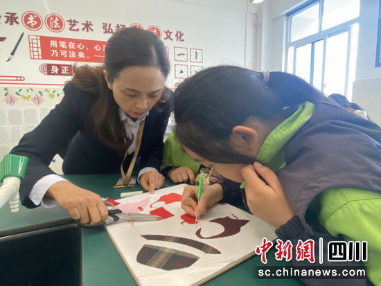 布贴画。简阳融媒 供图 布贴画。简阳融媒 供图