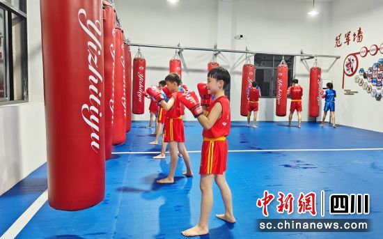 体能锻炼。 体能锻炼。