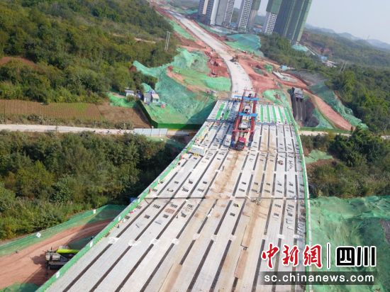 大桥施工场景。中交四航局 供图 大桥施工场景。中交四航局 供图
