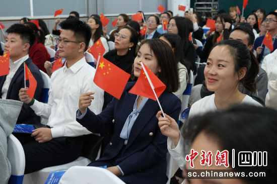 现场互动观众。张鑫楠 摄 现场互动观众。张鑫楠 摄