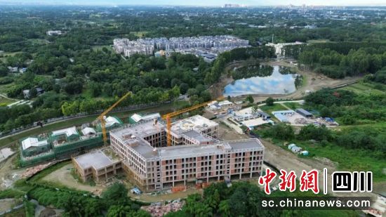 建设中的超高清制作中心。郫都区融媒体中心 供图 建设中的超高清制作中心。郫都区融媒体中心 供图