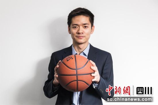 图为韬哥。新网银行供图 图为韬哥。新网银行供图