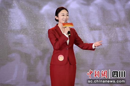 天府旅游名导陈芙蓉。(南江县文化广播电视和旅游局 供图) 天府旅游名导陈芙蓉。(南江县文化广播电视和旅游局 供图)