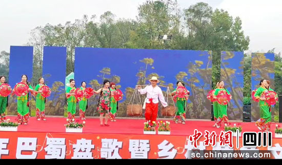 非遗巴蜀盘歌《二十四节气》。四川文化产业职业学院 供图 非遗巴蜀盘歌《二十四节气》。四川文化产业职业学院 供图