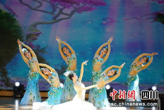 活动现场。 唐巍 摄 活动现场。 唐巍 摄