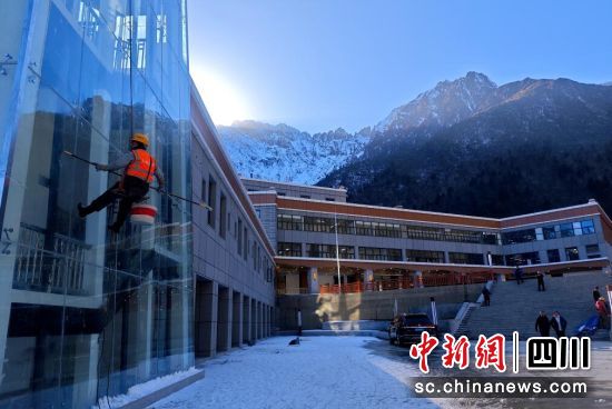 羌人谷滑雪场即将完工。 羌人谷滑雪场即将完工。