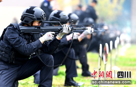 步枪基础射击竞赛现场。记者安源 摄 步枪基础射击竞赛现场。记者安源 摄