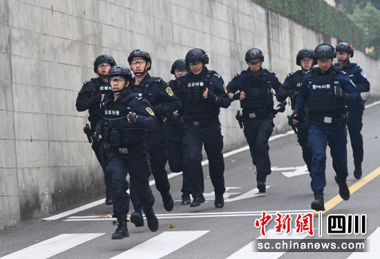 比武竞赛现场。记者安源 摄 比武竞赛现场。记者安源 摄