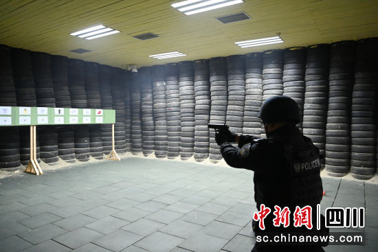 攻坚突击竞赛现场。记者安源 摄 攻坚突击竞赛现场。记者安源 摄