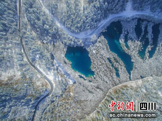 冬季九寨沟美景。(四川省文化和旅游厅 供图) 冬季九寨沟美景。(四川省文化和旅游厅 供图)