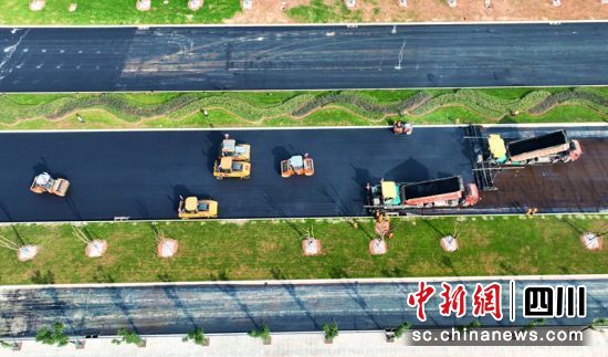 天府仁寿大道城区段接仁沐新高速连接段项目建设现场。潘建勇 摄 天府仁寿大道城区段接仁沐新高速连接段项目建设现场。潘建勇 摄