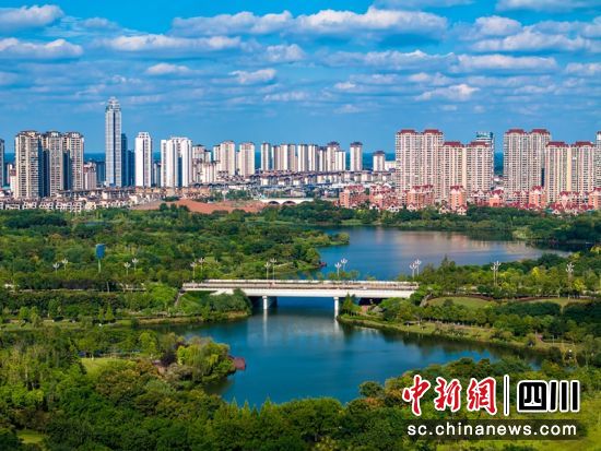 仁寿城市湿地公园。潘建勇 摄 仁寿城市湿地公园。潘建勇 摄