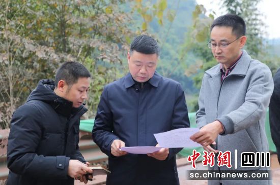 调研督导现场。雨城融媒 供图 调研督导现场。雨城融媒 供图