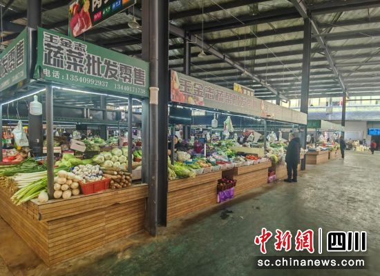焕然一新的双河市场。汶川县委宣传部 供图 焕然一新的双河市场。汶川县委宣传部 供图