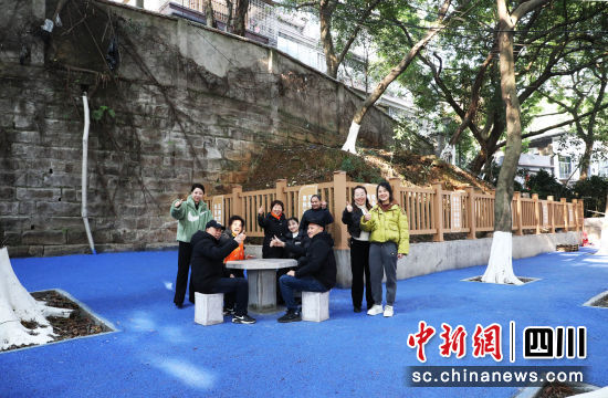 荒废角地变“口袋公园” 。江阳区融媒体中心供图 荒废角地变“口袋公园” 。江阳区融媒体中心供图