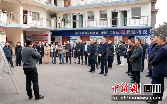 参观现场。沿滩融媒 供图 参观现场。沿滩融媒 供图