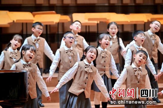 金牛爱乐童声合唱团。(成都市金牛区文化体育和旅游局 供图) 金牛爱乐童声合唱团。(成都市金牛区文化体育和旅游局 供图)