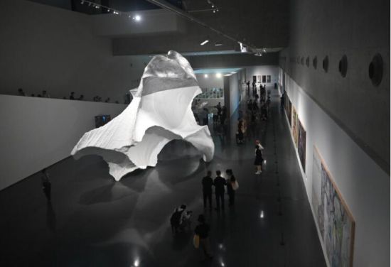 时间引力——2023成都双年展”。 陶轲 摄 时间引力——2023成都双年展”。 陶轲 摄