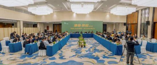 “蓉易见”政企见面会、民营企业家恳谈会。中共成都市委统战部 供图 “蓉易见”政企见面会、民营企业家恳谈会。中共成都市委统战部 供图
