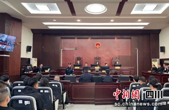 庭审旁听现场。贡井融媒 供图 庭审旁听现场。贡井融媒 供图