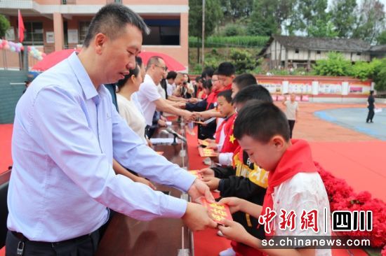 活动现场。西充县委报道组供图 活动现场。西充县委报道组供图