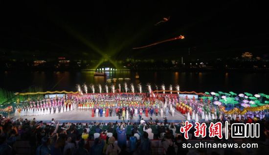 开幕式现场。王斌 摄 开幕式现场。王斌 摄