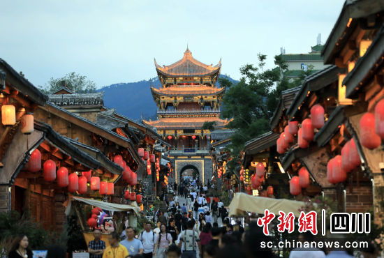 航拍建昌古城。记者 王磊 摄 航拍建昌古城。记者 王磊 摄