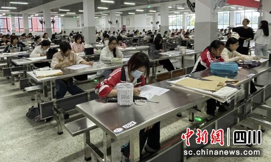 比赛现场。沿滩融媒 供图 比赛现场。沿滩融媒 供图