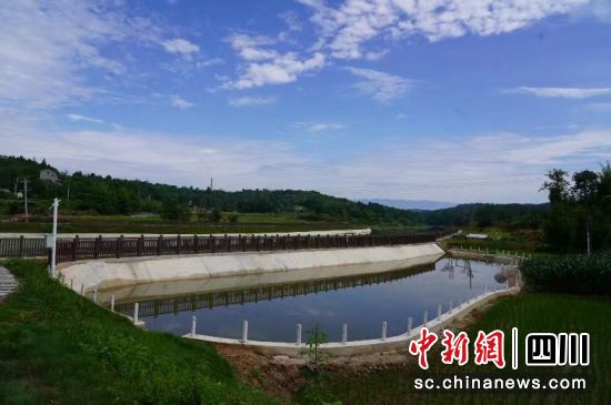 工农埝桥附近新建亲水步道。 江油市委宣传部供图 工农埝桥附近新建亲水步道。 江油市委宣传部供图