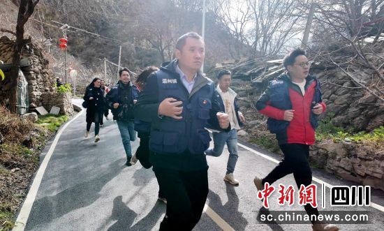 灞州镇汛期“技防”演练活动现场。汶川县委宣传部供图 灞州镇汛期“技防”演练活动现场。汶川县委宣传部供图
