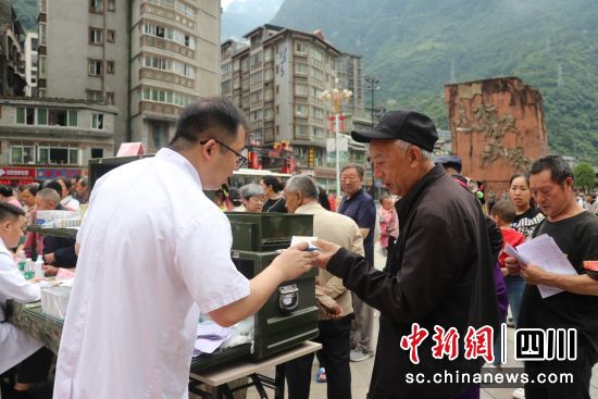 义诊现场。西宁联勤保障中心第九四五医院供图 义诊现场。西宁联勤保障中心第九四五医院供图