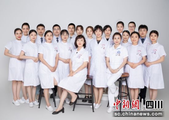 成大附院老年医学科员工合影。成大附院 供图 成大附院老年医学科员工合影。成大附院 供图