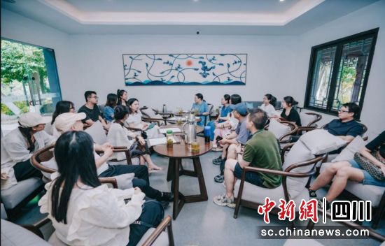 创作研讨。四川传媒学院 供图 创作研讨。四川传媒学院 供图