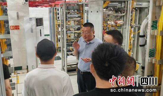 调研现场。邛崃市委统战部 供图 调研现场。邛崃市委统战部 供图