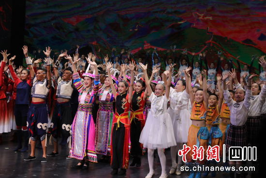 开幕式现场。 德阳市委宣传部供图 开幕式现场。 德阳市委宣传部供图
